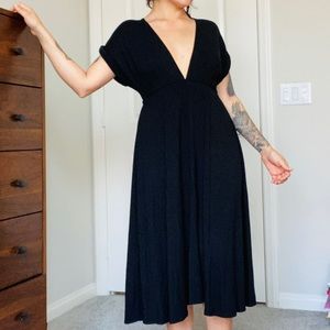 ❌SOLD❌ Black midi length casual dress